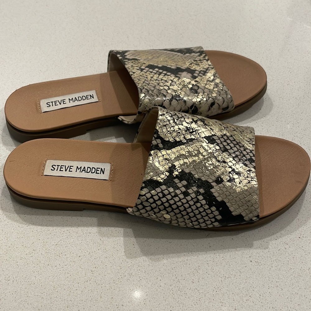 Steve Madden gold snake print slides sandals sz 8.5